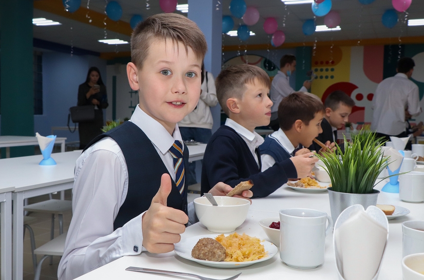Ресторанный принцип работы: как современные школьные столовые завоевывают любовь учащихся